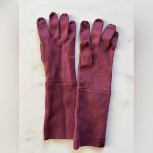 Lululemon rose pink gloves, mid forearm length with touchscreen fingertips